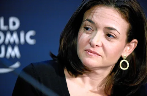 Facebook’un efsane isimlerinden Sheryl Sandberg, Meta’nın yönetim kurulundan ayrılıyor