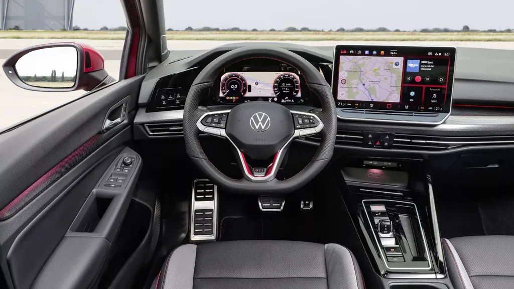 Yeni Volkswagen Golf ve Golf GTI serileri resmi olarak tanıtıldı