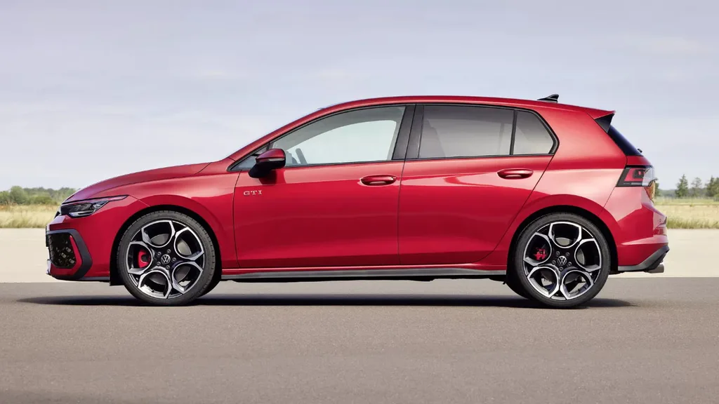 Yeni Volkswagen Golf ve Golf GTI serileri resmi olarak tanıtıldı