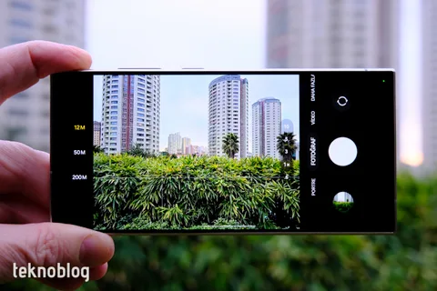 Samsung Galaxy S24 serisinin kamerasını iyileştiren en yeni güncellemeyi dağıtıma çıkardı