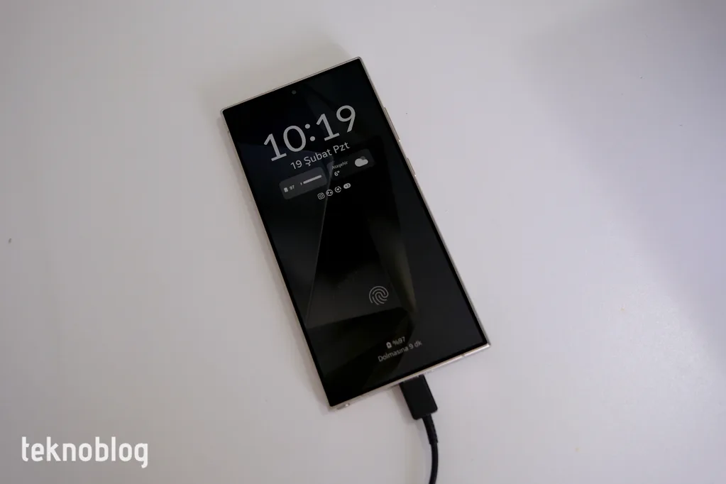 Samsung’un 2024 yılında, 45W şarj desteği sunan tüm Galaxy telefonları
