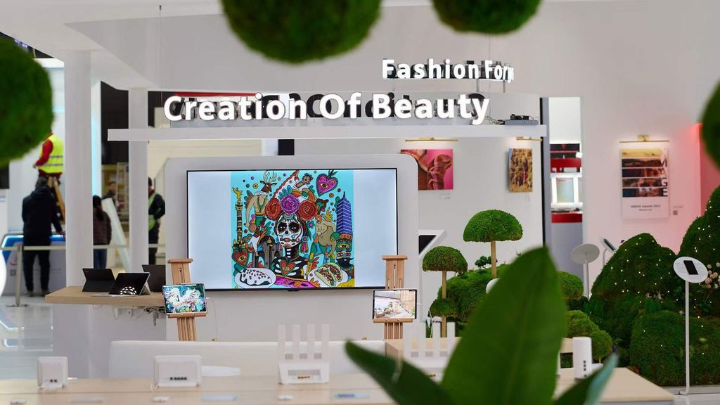 Huawei, MWC 2024’te moda odaklı yeni nesil ürünlerini sergiliyor