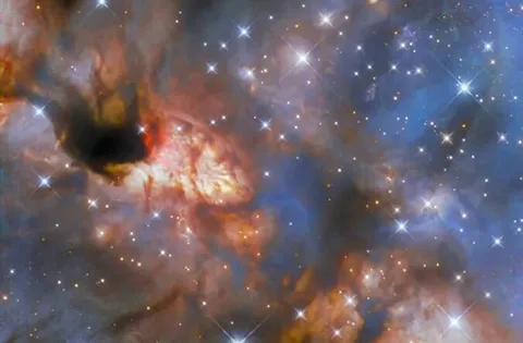 Hubble Uzay Teleskobu, dev bir yıldızın doğuşunu gözler önüne serdi