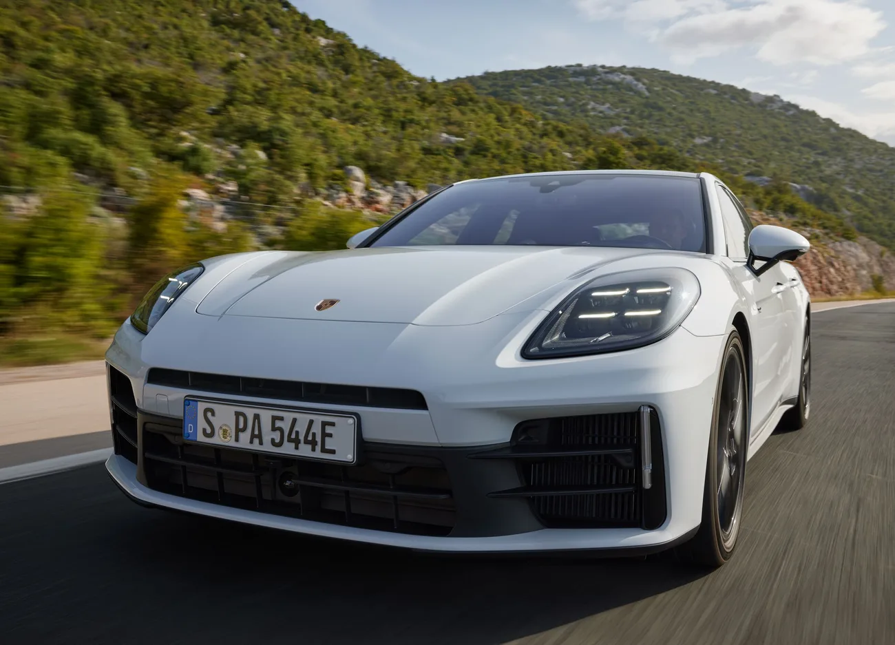 Porsche, içten yanmalı motorlu araç üretimine devam edecek