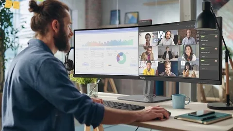 Philips 49B2U6900CH monitör, web kamerası ve Smart KVM ile profesyonel bir güç merkezi