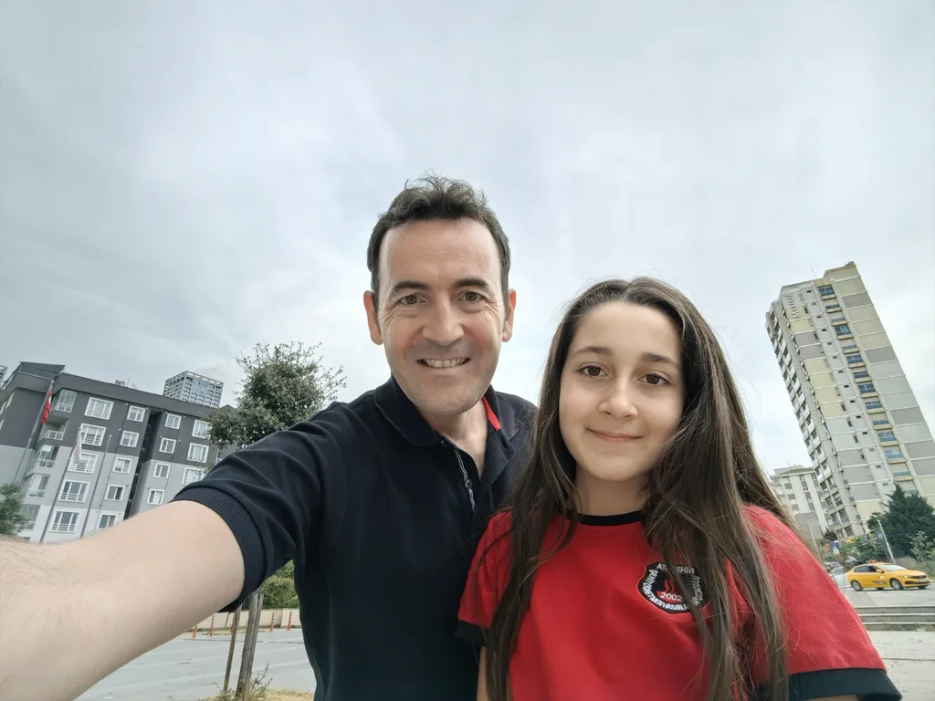 Huawei nova 12s İncelemesi: YouTube ve Google uygulamalarını rahatça kullanın!
