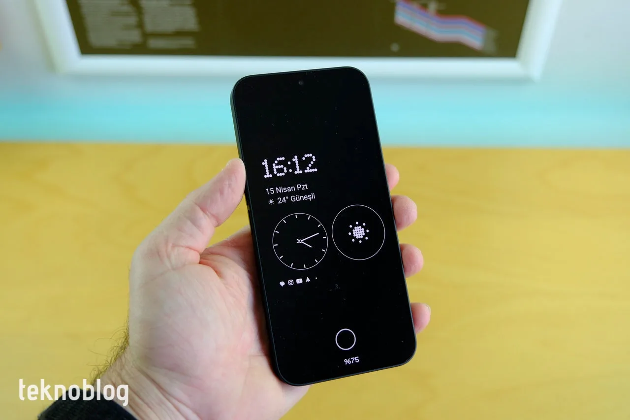 Nothing iki yeni akıllı telefon geliştiriyor
