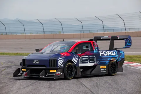 Ford, F-150 Lightning SuperTruck’ın güç detaylarını ve tasarımını açıkladı