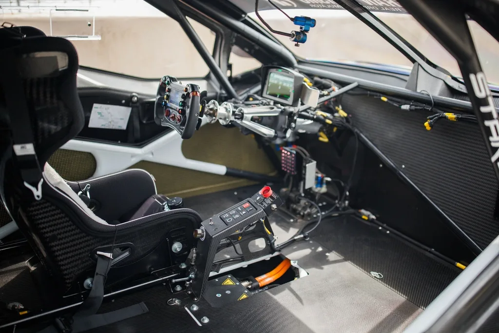 Ford, F-150 Lightning SuperTruck’ın güç detaylarını ve tasarımını açıkladı