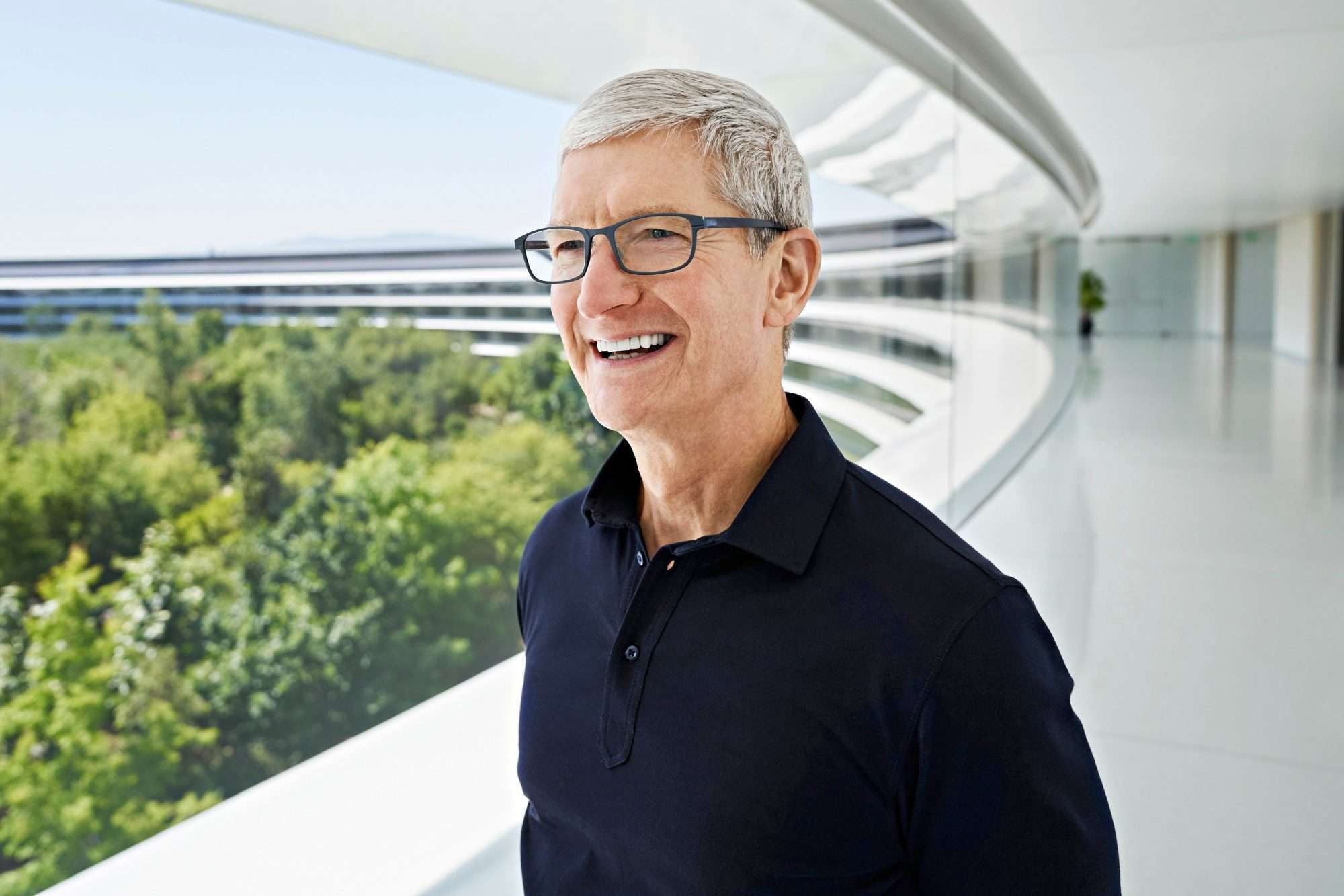 Tim Cook: Apple'ın AI çalışmaları 2017'de başladı