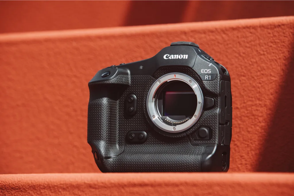 Canon EOS R ailesinin en yeni üyeleri EOS R1 ve EOS R5 Mark II’yi tanıttı