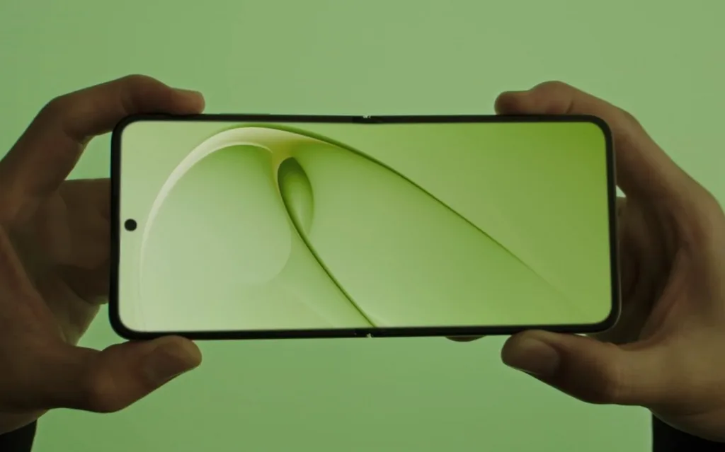 Huawei, Nova Flip katlanabilir telefonu piyasaya sürmeye hazırlanıyor