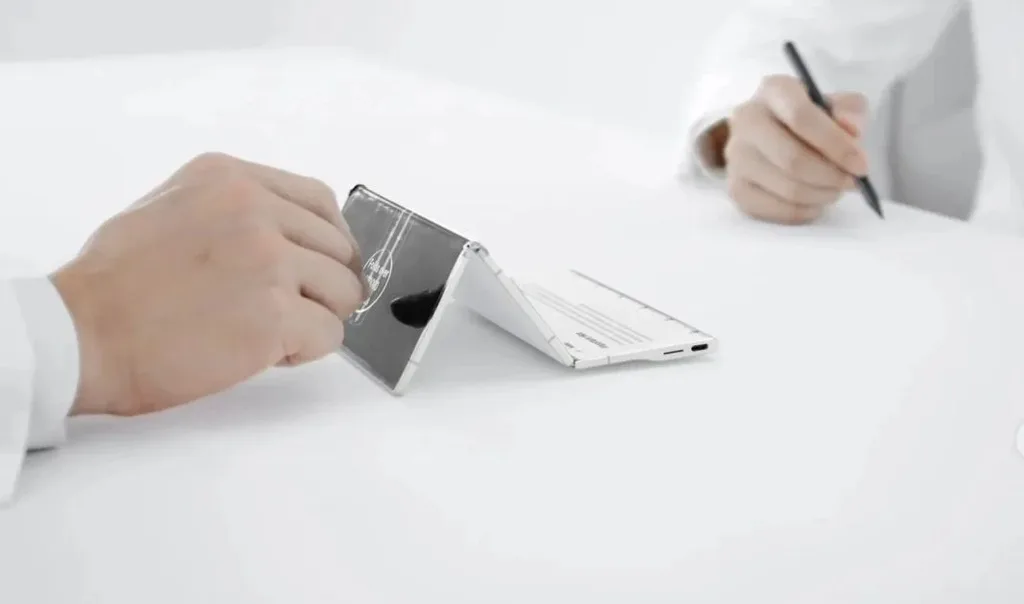 TECNO, üç katlamalı yeni konsept akıllı telefonu PHANTOM ULTIMATE 2’yi tanıttı