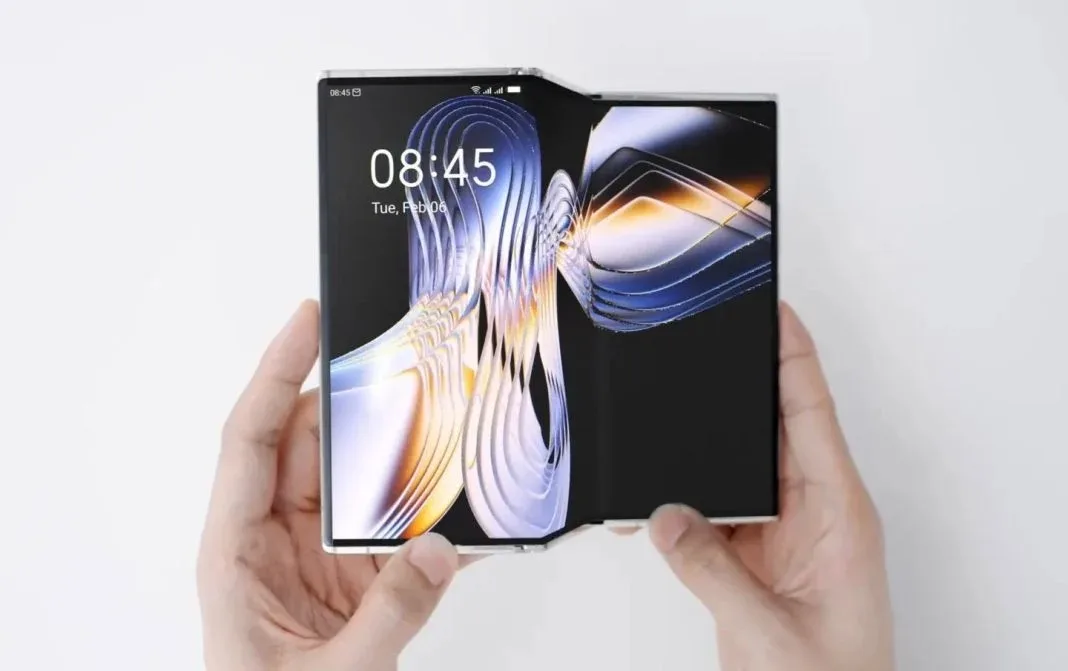 TECNO, üç katlamalı yeni konsept akıllı telefonu PHANTOM ULTIMATE 2’yi tanıttı