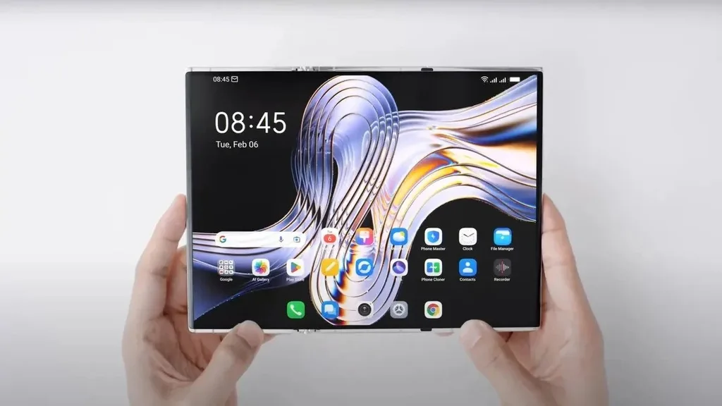 TECNO, üç katlamalı yeni konsept akıllı telefonu PHANTOM ULTIMATE 2’yi tanıttı