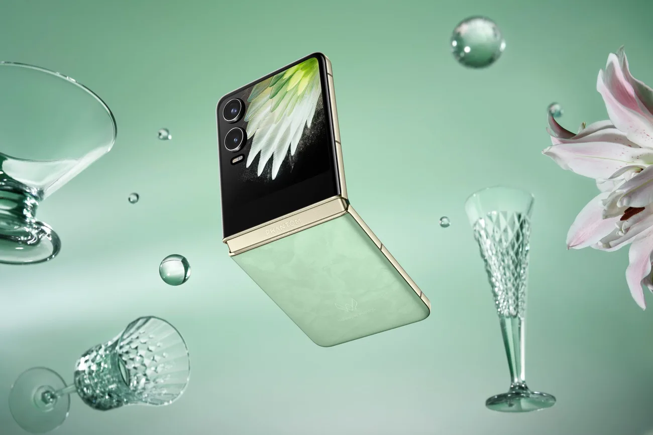 TECNO PHANTOM V Flip 2 5G Türkiye’de satışta
