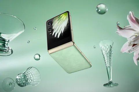TECNO PHANTOM V Flip 2 5G Türkiye’de satışta