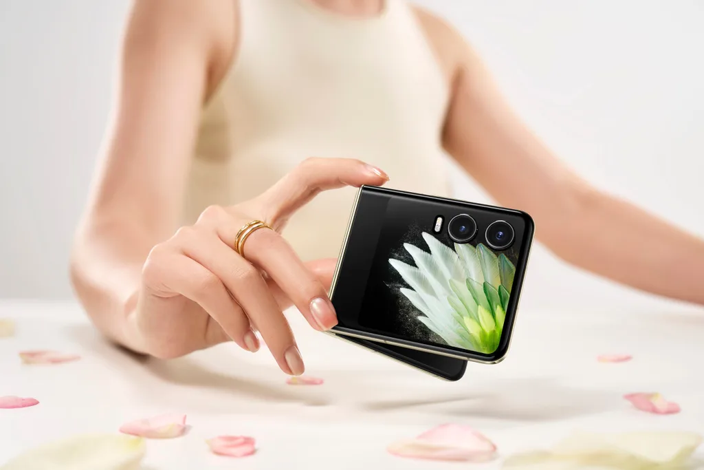 Tecno, Phantom V Flip 2 5G’yi tanıttı: Yapay zeka destekli yeni nesil katlanabilir telefon