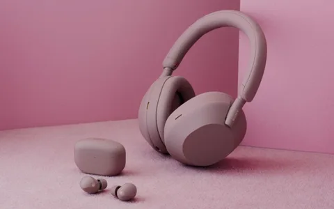 Sony 1000XM5 serisi kulaklıklarının pembe versiyonlarını çıkarıyor