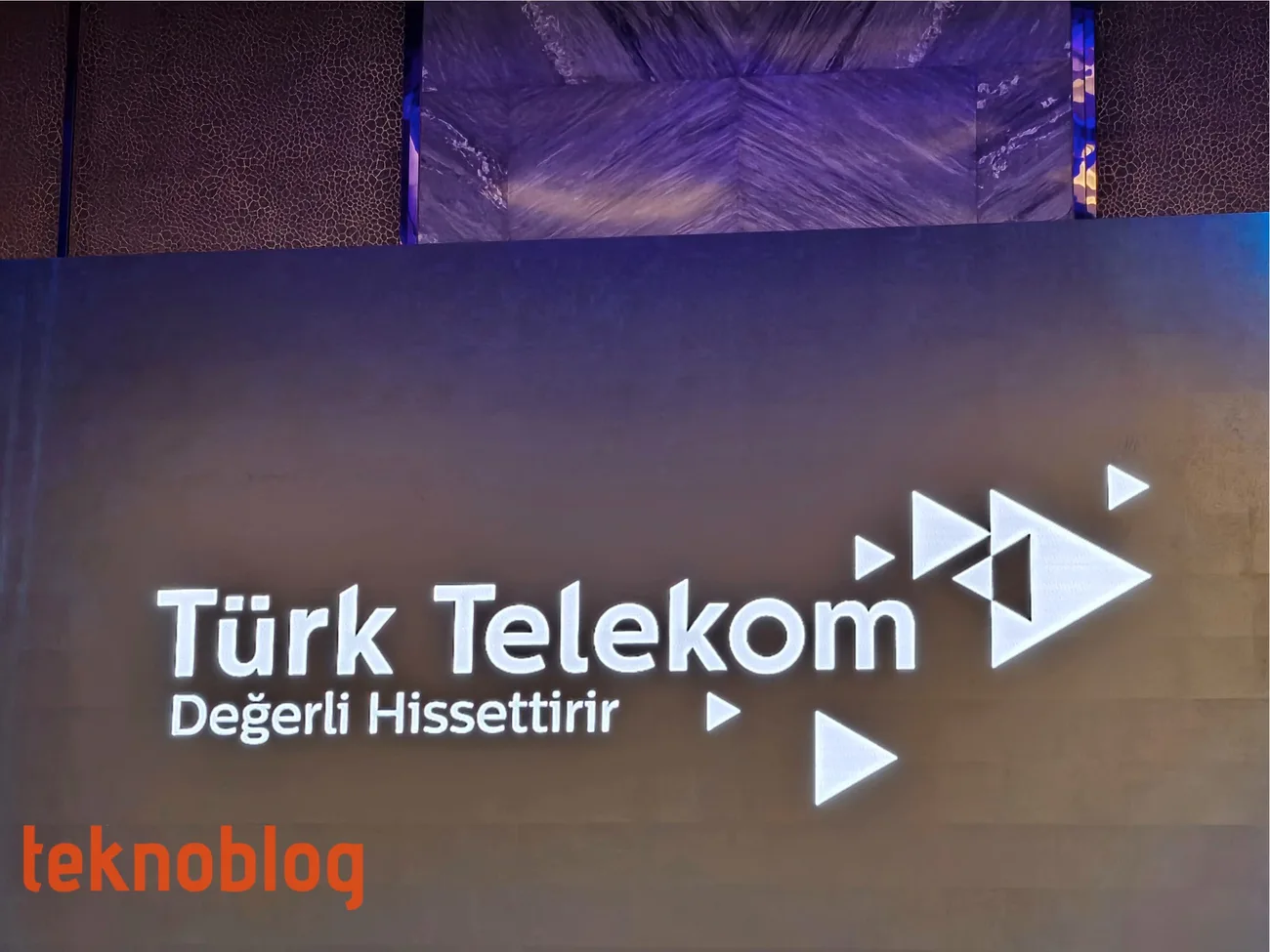 Türk Telekom ve Kızılay, deprem bölgesindeki öğrencilere sınavlara hazırlık desteği sağlıyor