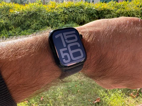 Apple Watch Series 10 42mm modeli 5.000 TL’lik fiyat avantajıyla satışta (Mayıs 2025)