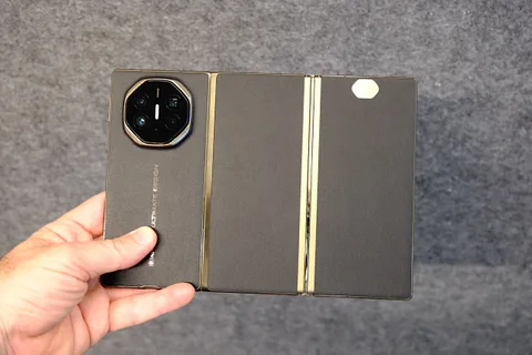 Huawei’nin yeni üçe katlanabilir cihazı Kirin 9020 işlemciyle gelecek