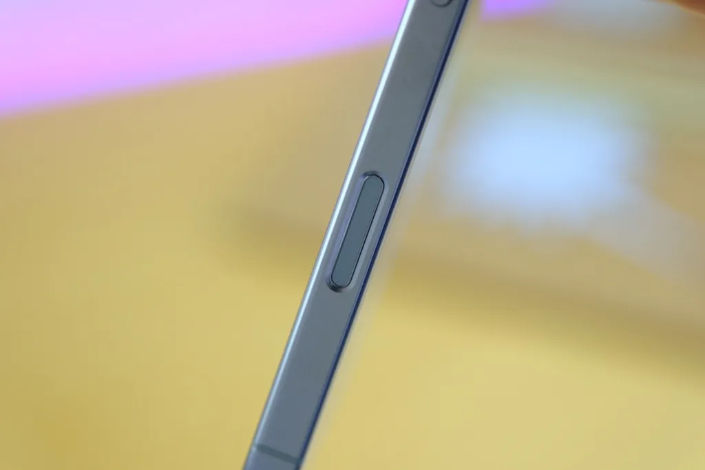 Apple iPhone 17 Pro’da titanyum çerçeveden vazgeçmeyebilir