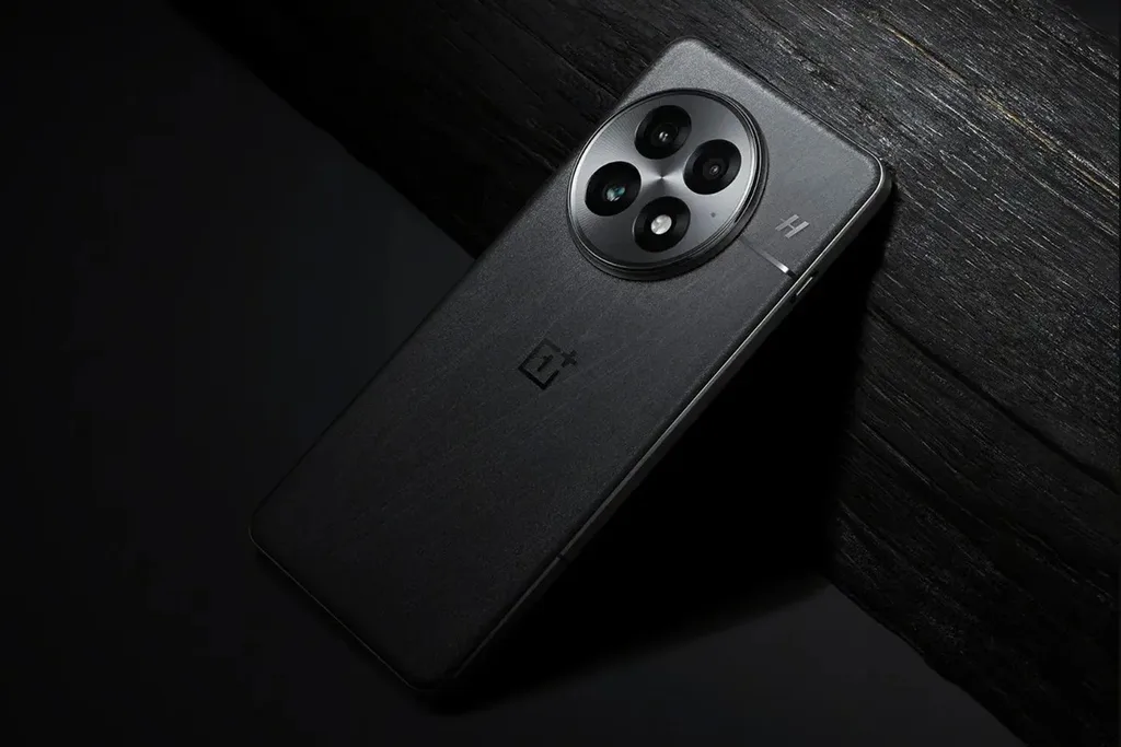 OnePlus 13’ün düz kenarlı tasarımı sızdırıldı