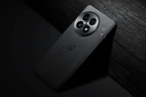 OnePlus 13’ün düz kenarlı tasarımı sızdırıldı