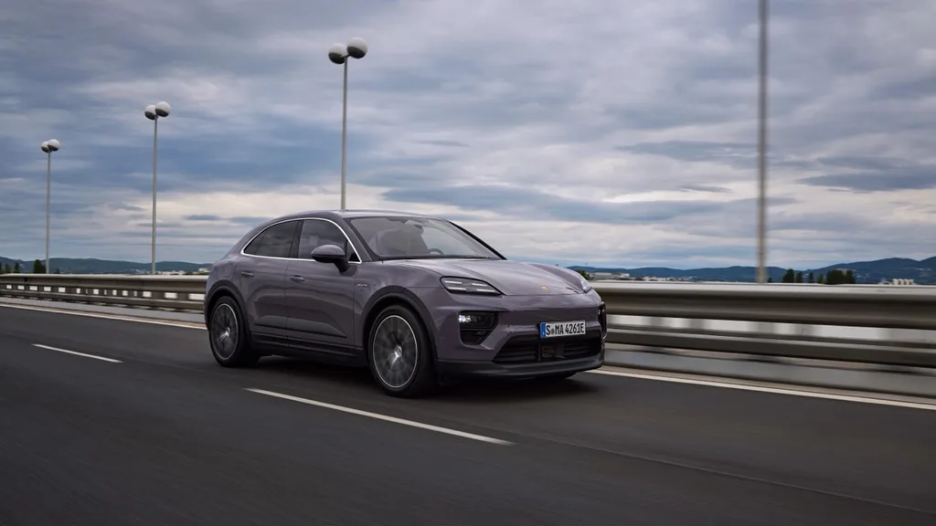 Porsche’nin tamamen elektrikli ilk SUV modeli Macan Türkiye’de satışta