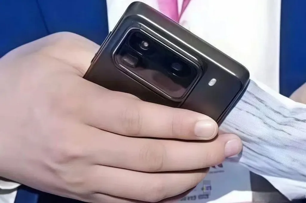 Xiaomi 15 Ultra 200 MP 4.3x periskop kamerayla gelecek