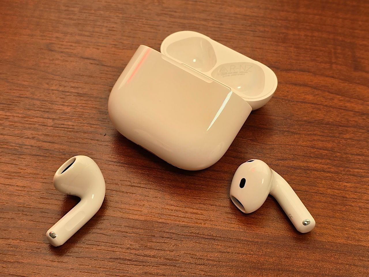 Apple AirPods 4 İncelemesi