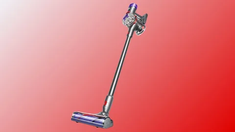 MediaMarkt CLUB üyelerine Dyson V8 Dikey Süpürge fırsatı