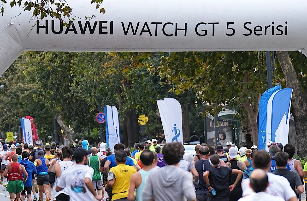 Huawei Watch GT 5, İstanbul Maratonu’nda yenilikçi özellikleriyle dikkat çekti