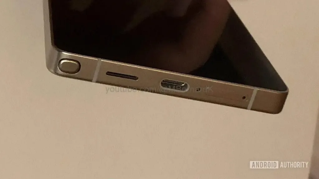 Samsung Galaxy S25 Ultra’nın tasarımını gösteren yeni görüntüler ve One UI 7.0 arayüzü ortaya çıktı