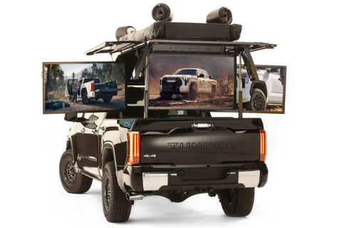 Toyota’dan beş dev ekranlı prototip kamyonet: Tundra