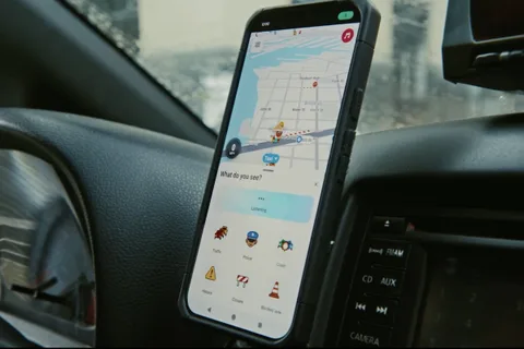 Waze trafik olaylarının sesli komutlarla bildirilmesini test ediyor