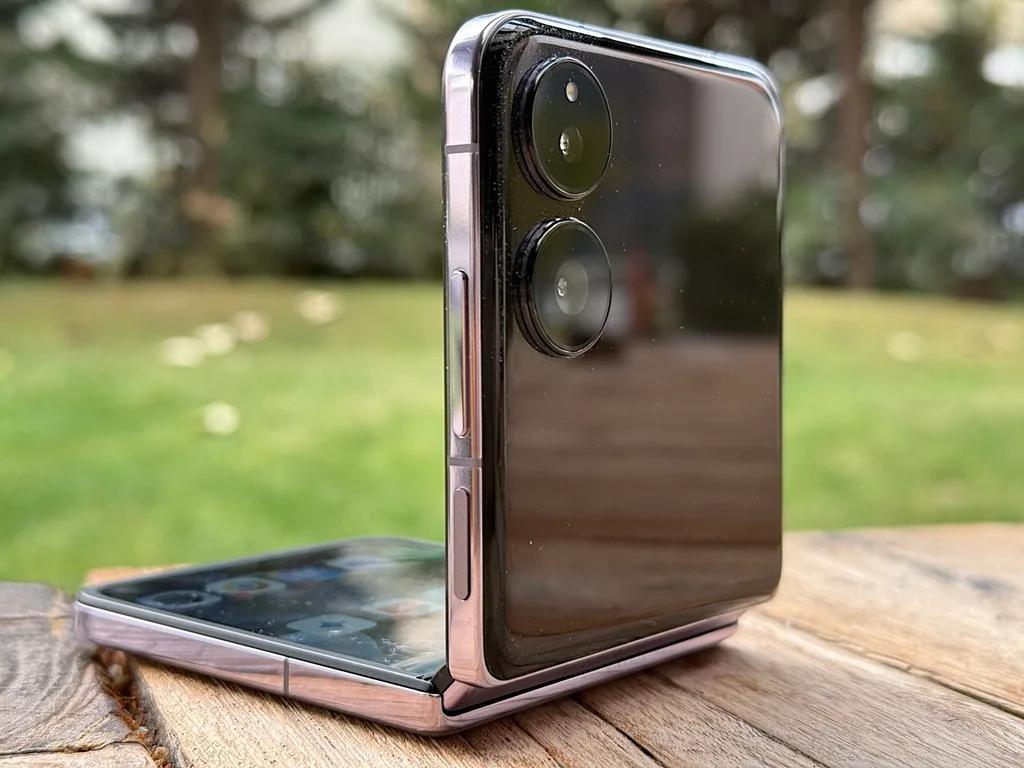 Xiaomi Mix Flip 2, yeni özelleştirmeler ve gelişmiş batarya ile gelecek