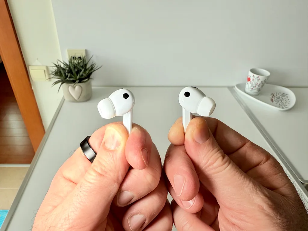 Galaxy Buds 4 ve Galaxy Buds 4 Pro, One UI 8.5 yazılım kodlarında görüldü