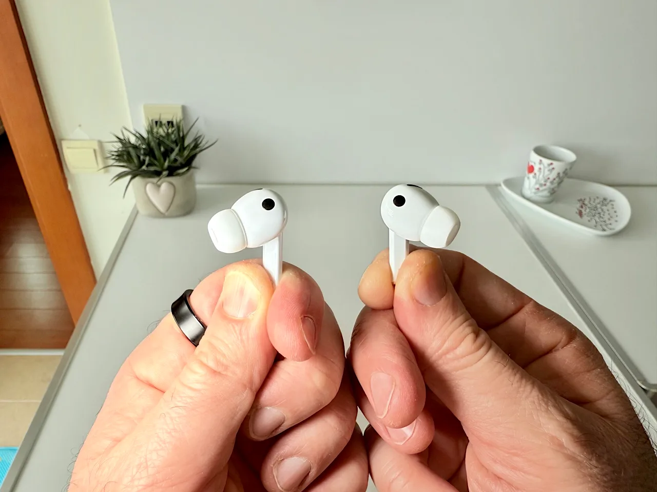 Galaxy Buds 4 ve Galaxy Buds 4 Pro, One UI 8.5 yazılım kodlarında görüldü