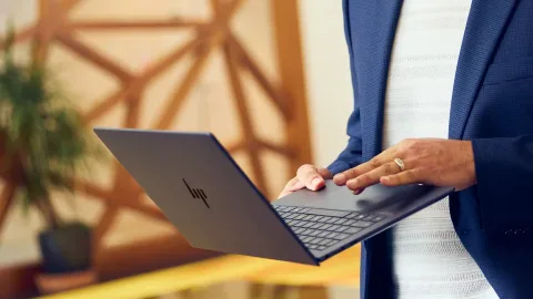 HP, CES 2025’te yapay zeka destekli yeni EliteBook modellerini tanıttı