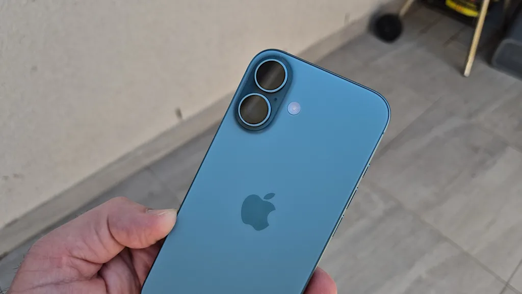 Apple Çin’de iPhone’lara yapay zekâ özelliklerine Alibaba ile getirecek