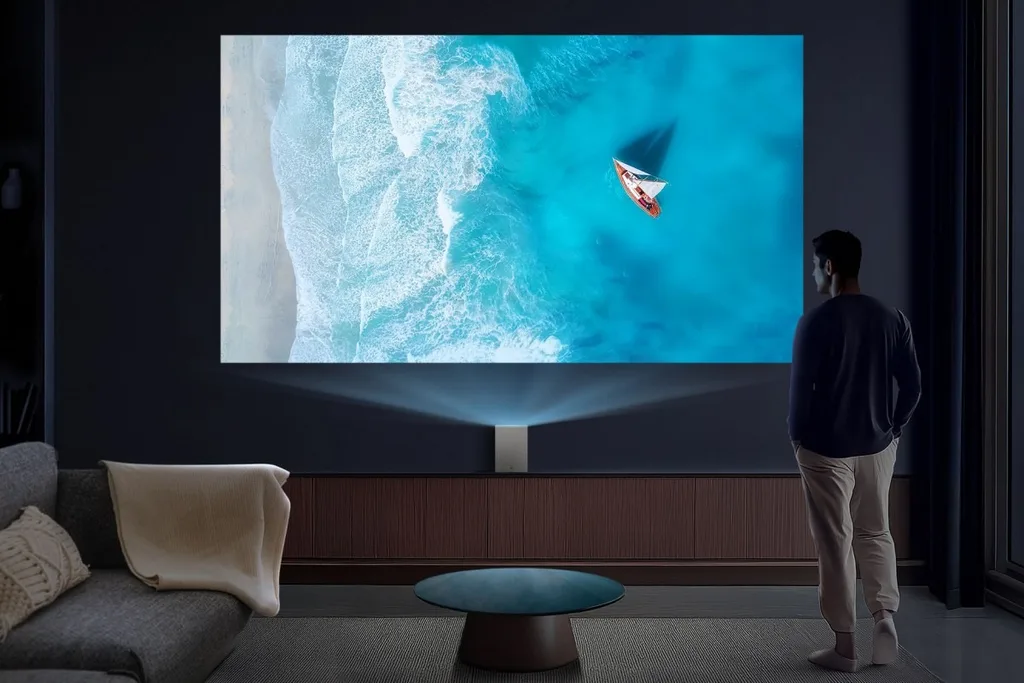 LG’den iki yeni projektör: PF600U ve CineBeam S