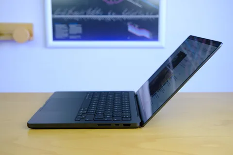 Apple, MacBook’ların otomatik açılmasını engelleme seçeneğini detaylandırdı