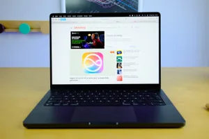 Apple, OLED ve dokunmatik MacBook Pro planını öne çekiyor
