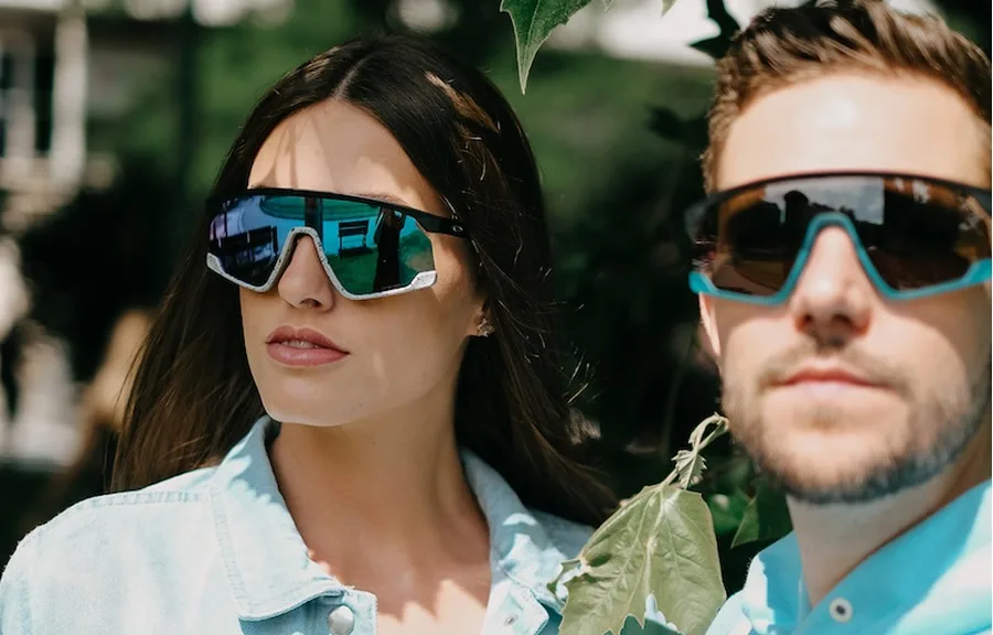 Meta yeni akıllı gözlüğünü Oakley ile birlikte geliştiriyor