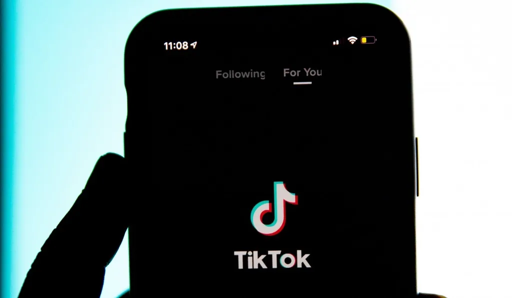 TikTok yasağındaki belirsizlik Apple ve Google’ı milyarlarca dolarlık riskle karşı karşıya getiriyor