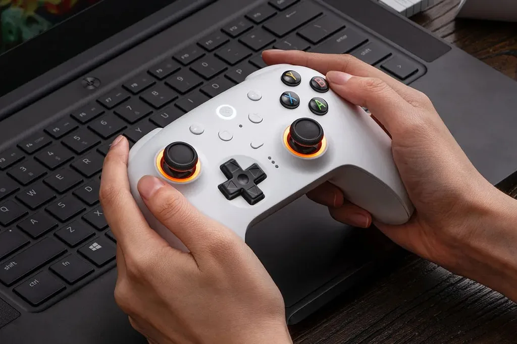 Dayanıklılığı artırılmış joystick’leriyle 8BitDo Ultimate 2 tanıtıldı