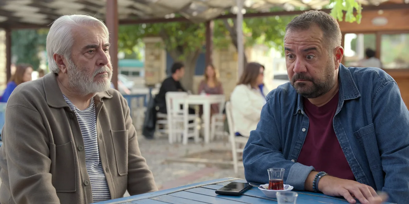 Netflix, Ata Demirer ve Uğur Yücel’i buluşturan yeni dizisi Bir İhtimal Daha Var’ın yayın tarihini açıkladı