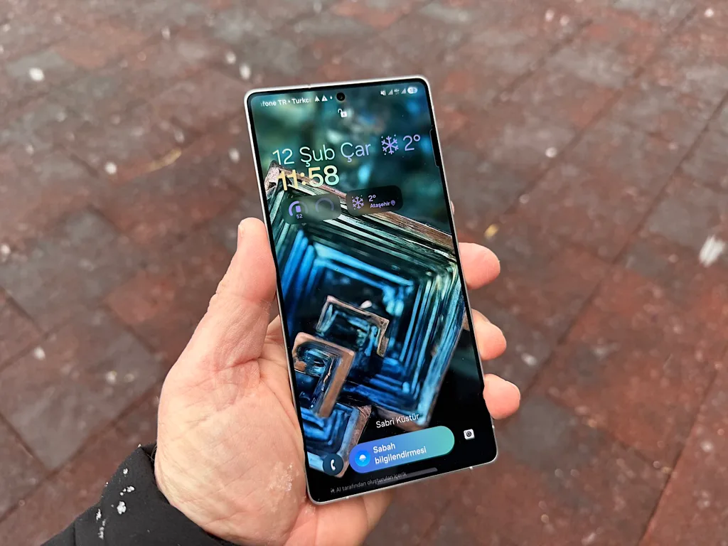 Galaxy S26 ön kamerasında 12 MP sensör gelebilir, Plus modeli belirsizliğini koruyor